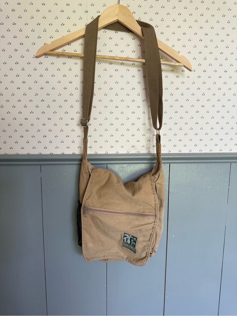 Vintage Tan canvas shoulder bag